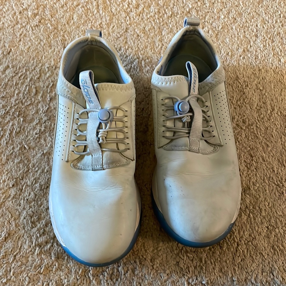 Clove shoes